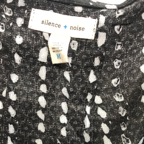 Silence + Noise black and white cross front top - Picture 4 of 5